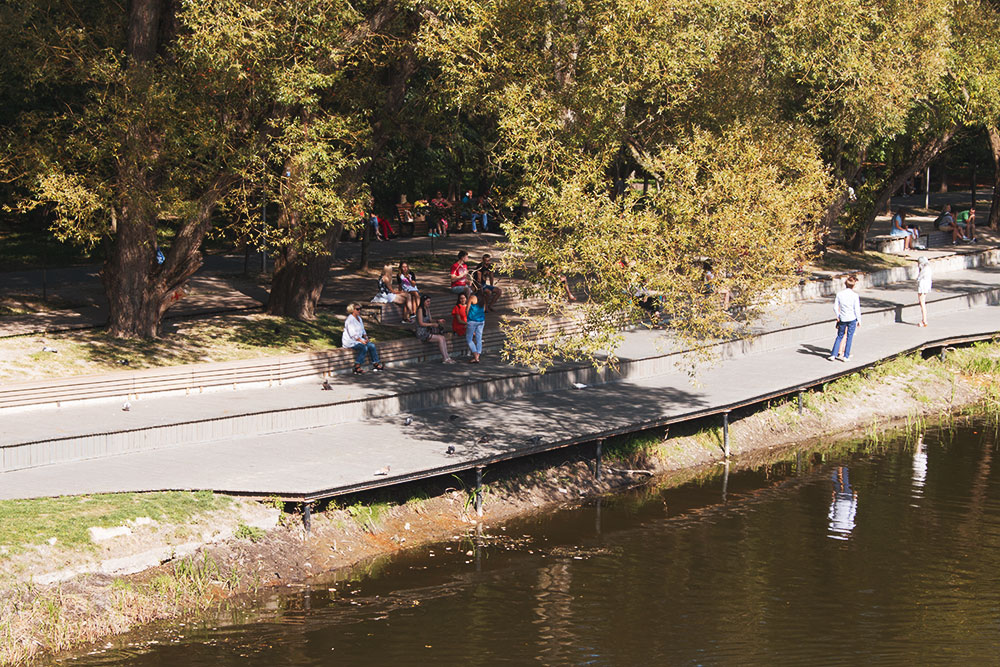 В 2018 году в центре Белгорода обустроили набережную реки Везёлки. Проект делал московский институт «Стрелка»