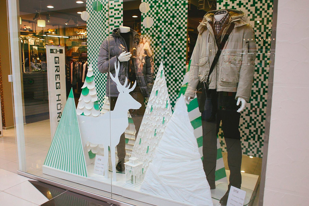 Новогоднее оформление витрины магазина «Грег-Хорман»