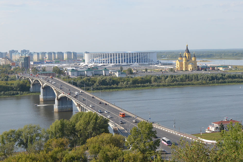 Мост через Оку, новый стадион и собор Александра Невского