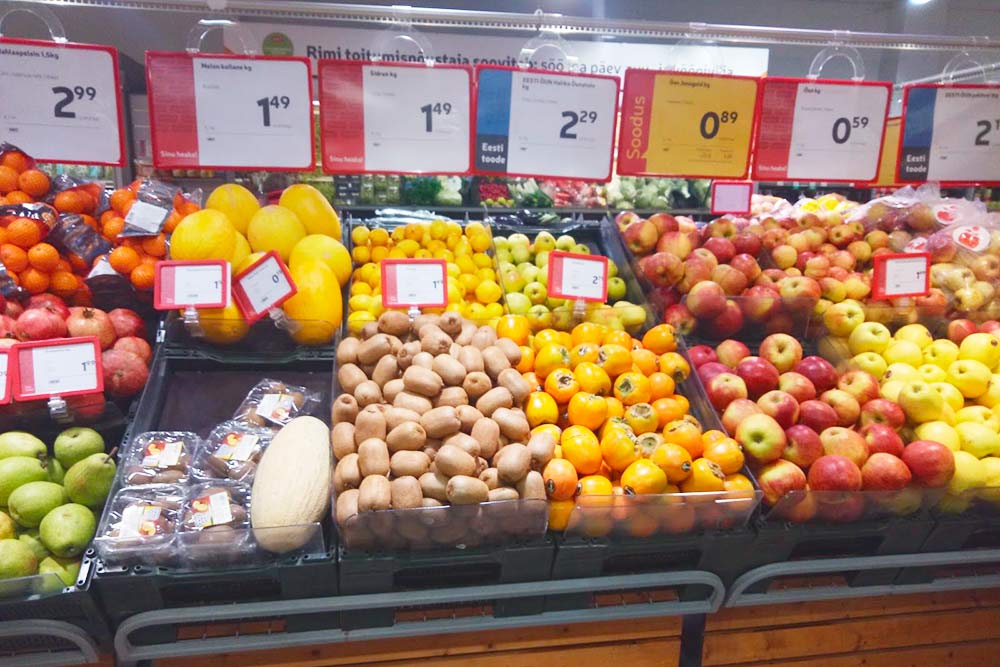 Обычный супермаркет с не самым богатым выбором фруктов. Они свежие, цены по местным меркам чуть ниже среднего. На вкус — как фрукты из супермаркета: не безвкусные, но могло быть и лучше