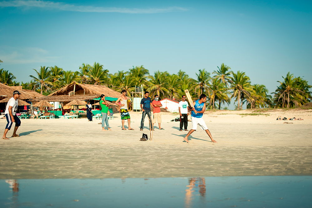 В Индии очень популярен крикет. Индусы постоянно играют в него на пляже. Фото: Shutterstock