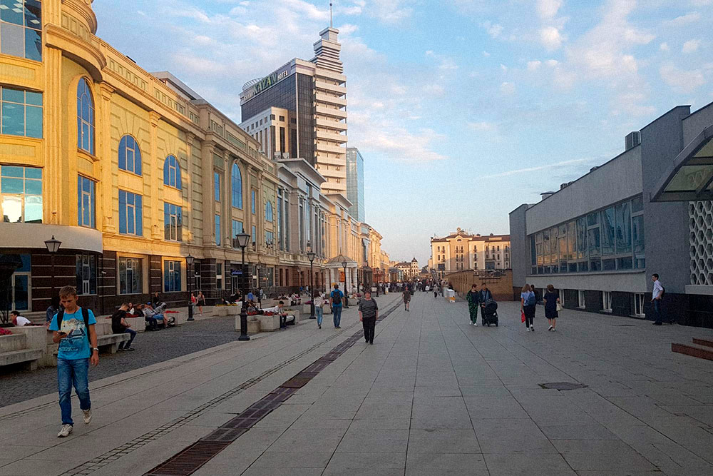 Петербургскую улицу реконструировали при содействии правительства Санкт-Петербурга. Это подарок Петербурга к тысячелетию Казани