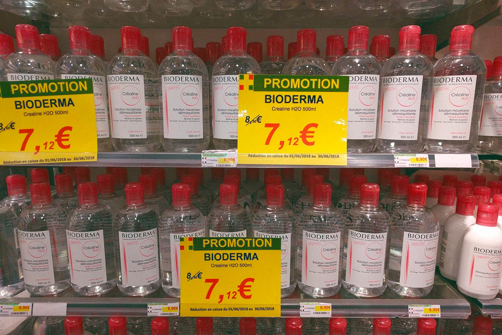 А здесь — в аптеке «Ситифарма». 15,6 € (1108 ₽) за большую бутылку против 7,12 € (506 ₽)