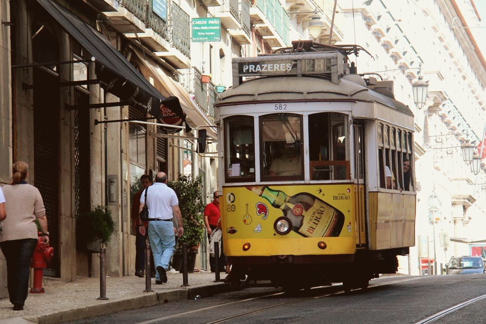 Трамвай в Лиссабоне считают одной из городских достопримечательностей