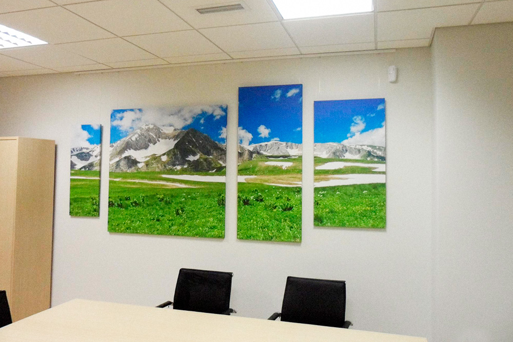 Одна из картин в офисе «Газпрома»