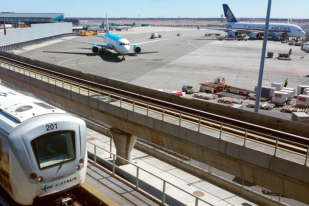 В «Эйртрейне» можно совершенно бесплатно перемещаться между терминалами аэропорта. Фото: pixabay