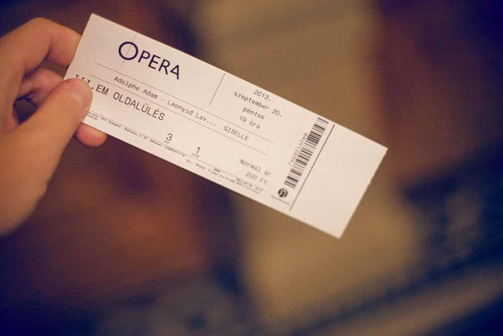 Билеты на «Жизель» в Будапеште за 200 форинтов, или 46 рублей. Я купила такой билет только благодаря своему хосту с «Каучсерфинга»