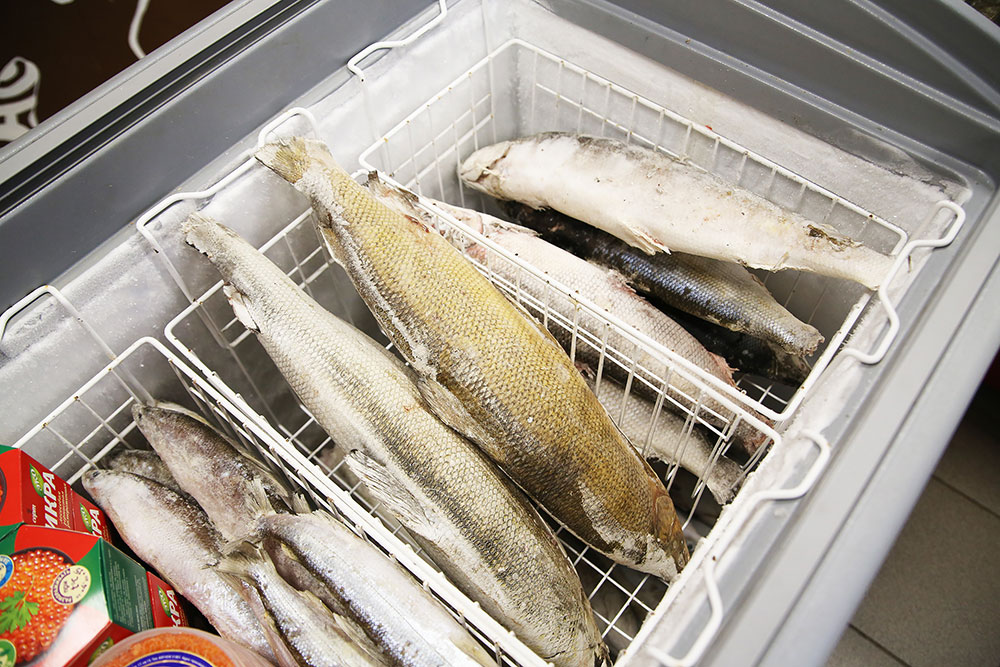 Остальные виды рыбы мельче — до двух килограммов. Мороженую рыбу знатоки предпочитают покупать зимой: она нагуливает жир, поэтому вкус становится нежнее
