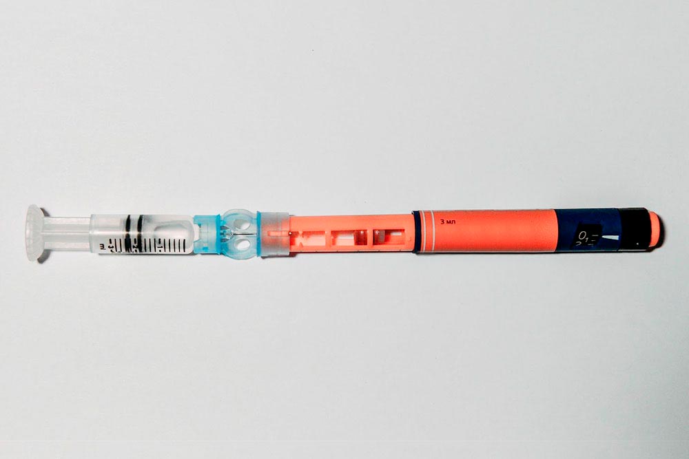 Инсулин я получаю в одноразовых шприц-ручках. Такими я пользовалась в 2007—2015 годах. Потом перекачиваю инсулин из шприц-ручки в резервуар
