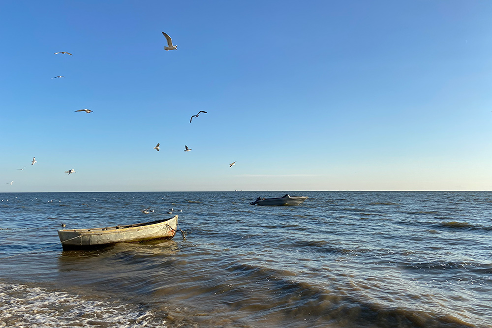 Лодки, на которых пожилые рыбаки все еще выходят в море
