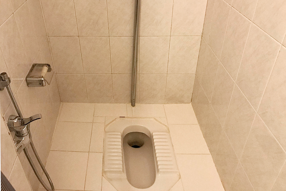 Традиционный иранский туалет у нас в квартире тоже есть. Его мы используем как кладовку