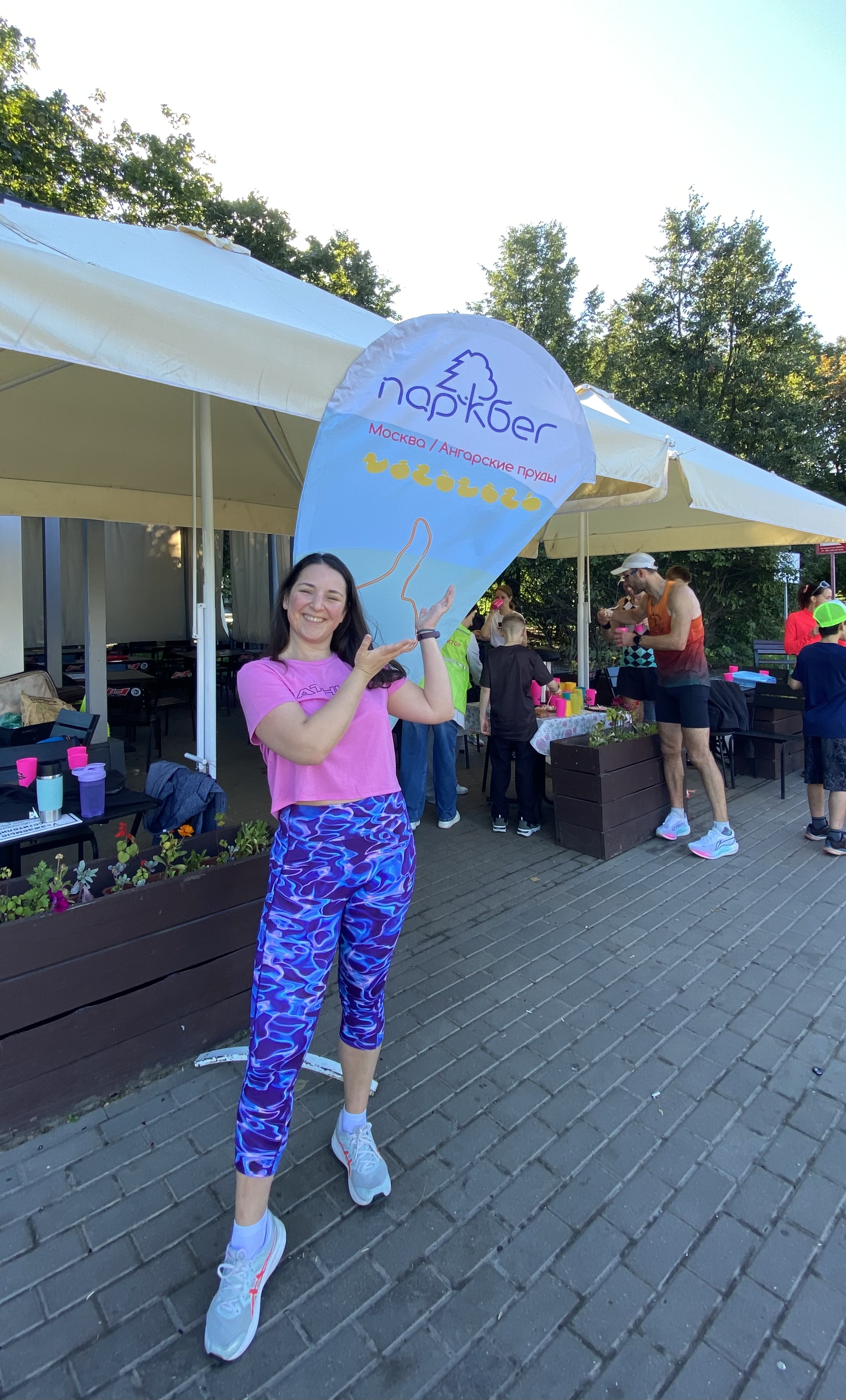Беговые клубы S95 (они же ParkRun, они же 5 верст) есть во многих районах. Это душевное комьюнити, объединенное темой бега и активного образа жизни. Забеги проводятся силами волонтеров каждую субботу в 9:00