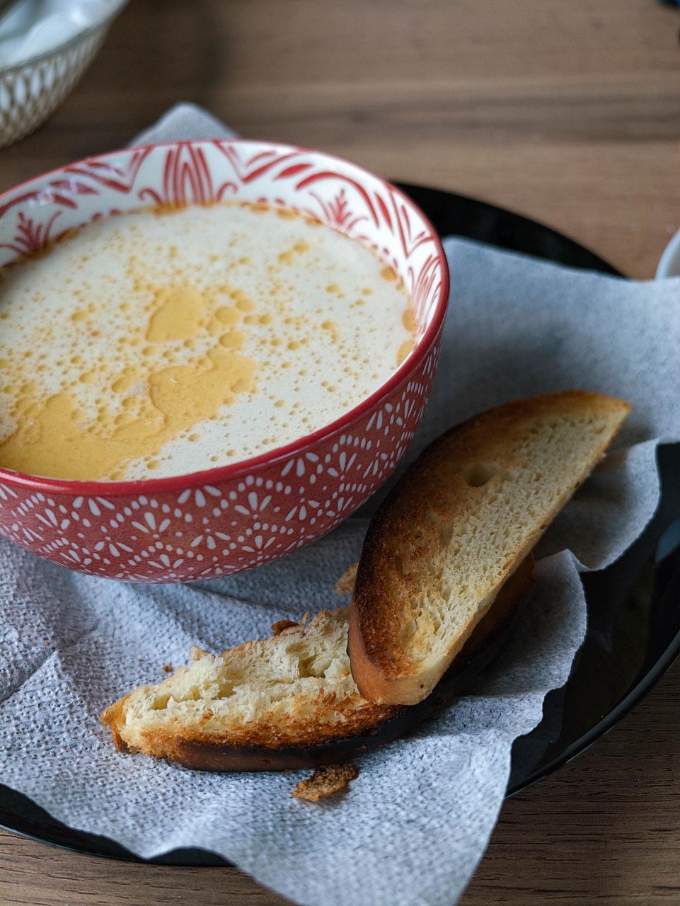 Какой-то карельский суп с рыбой и молоком, довольно вкусно