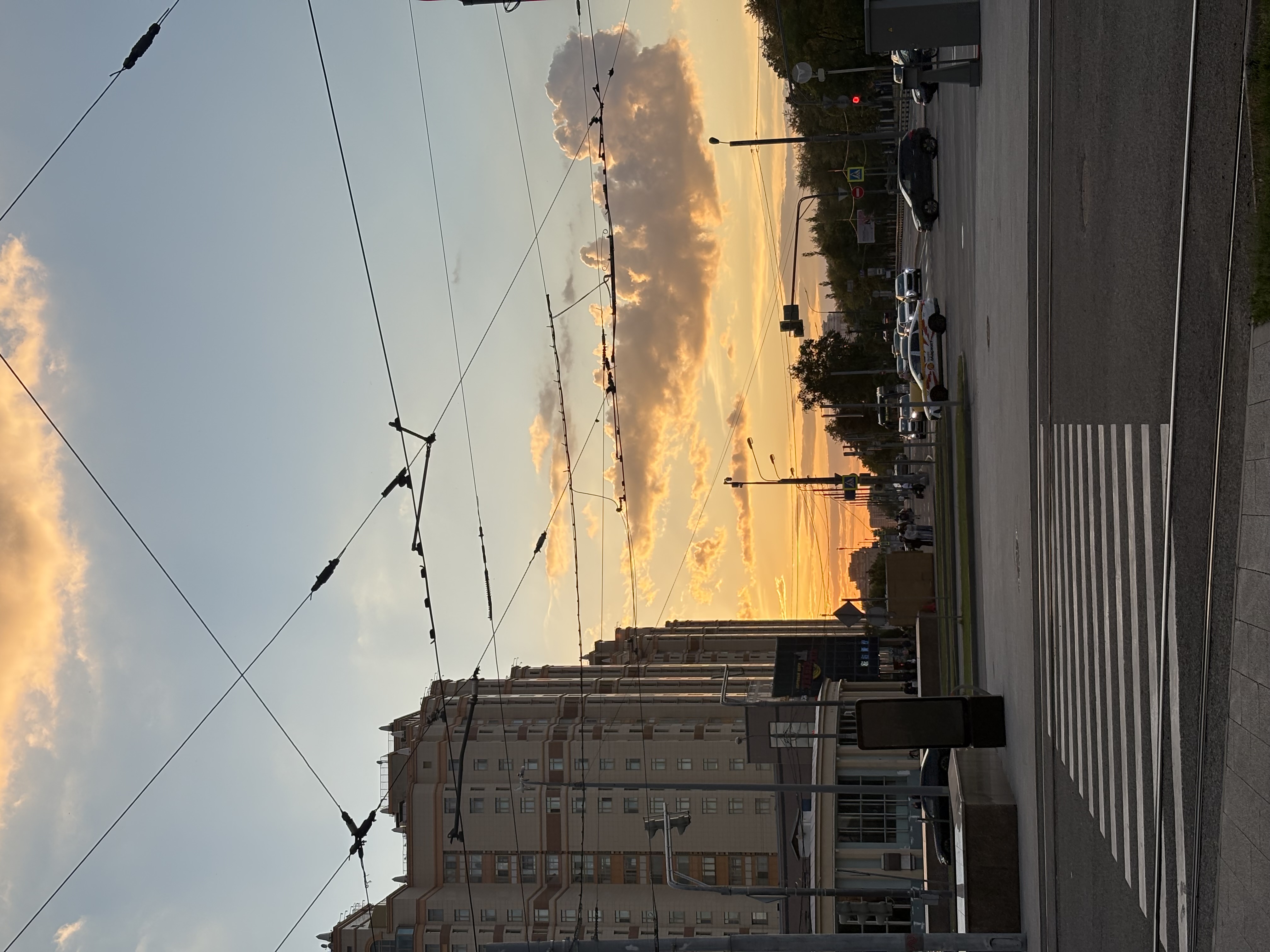 Закат около университета