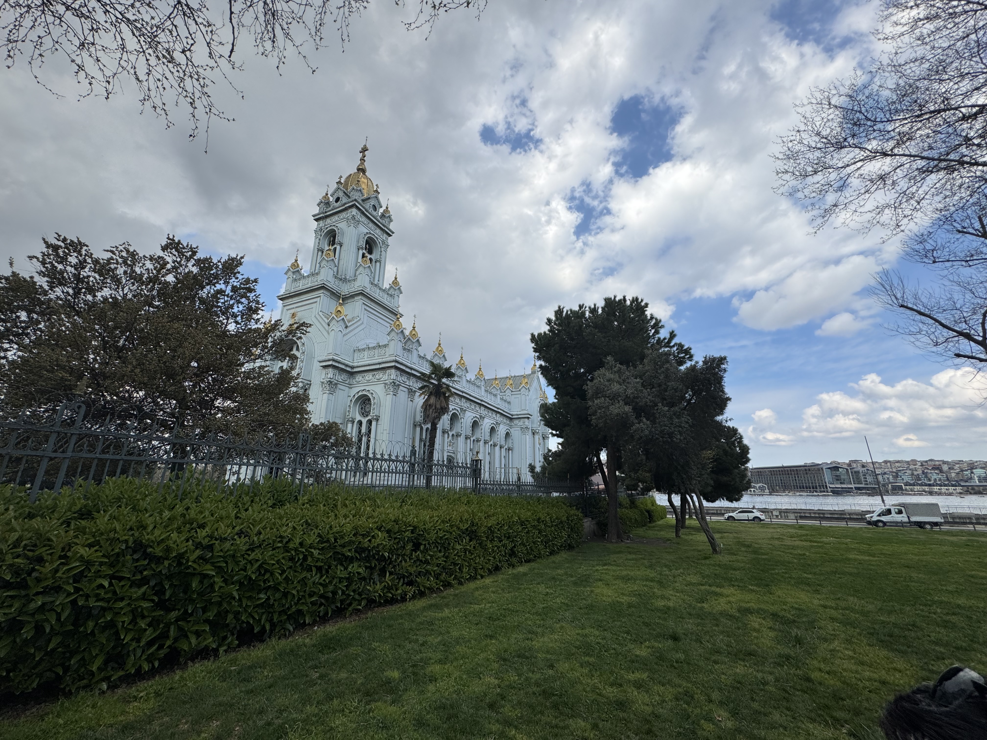 Болгарская железная церковь