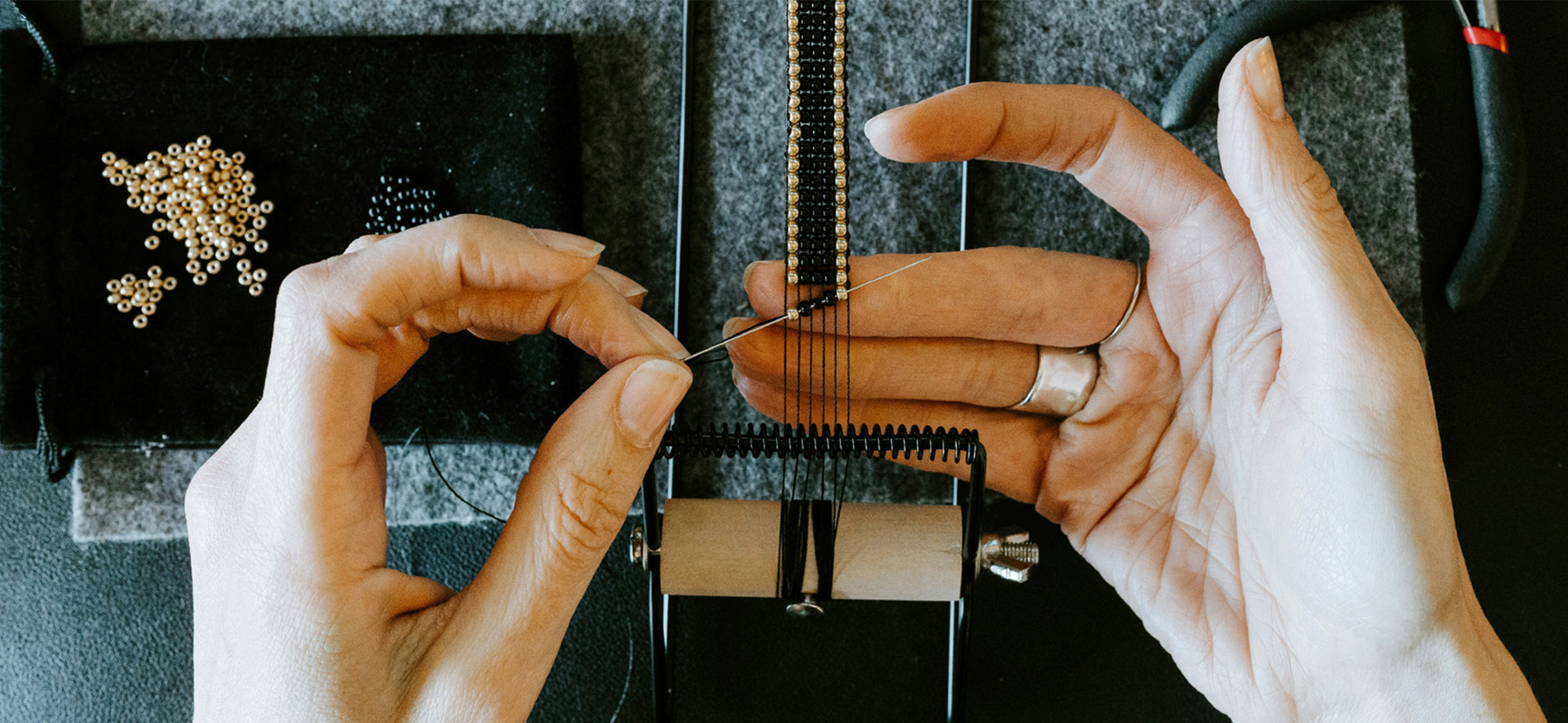 Что сплести из бисера: 12 идей с мастер-классами