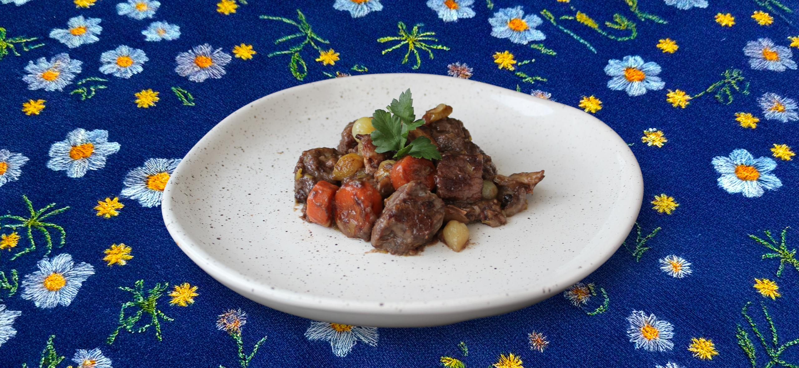 Рецепт говядины по⁠-⁠бургундски — французская клас­сика для празднич­ного стола