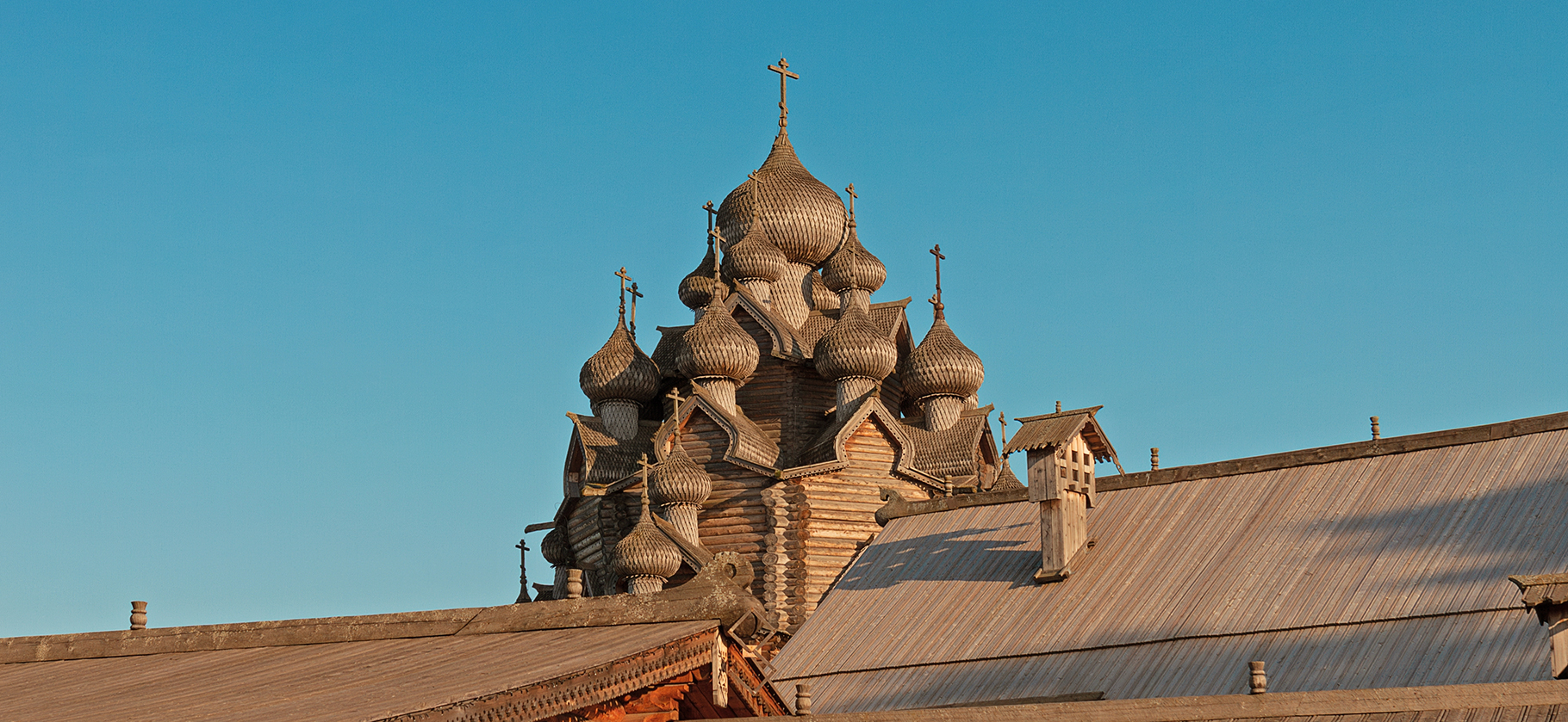 Такая красота есть не только в Карелии: нашла аналог Кижей в 40 минутах от Петербурга