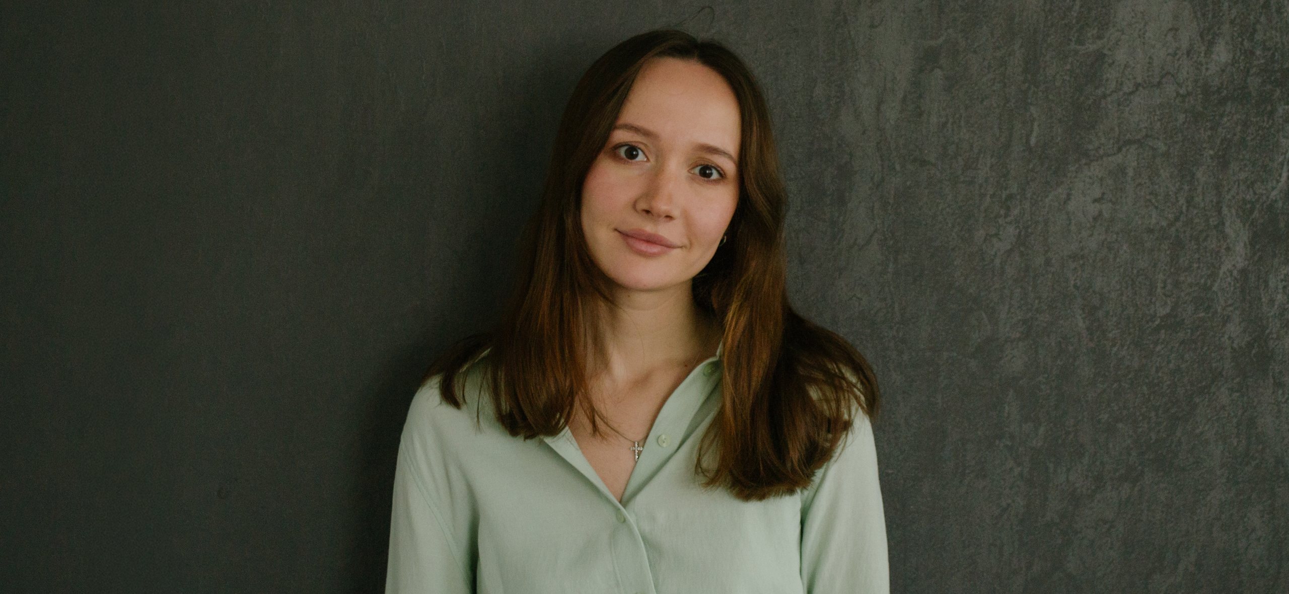 «Хотела сохранить память о дедушке»: как я стала выращи­вать бриллианты из праха людей и животных