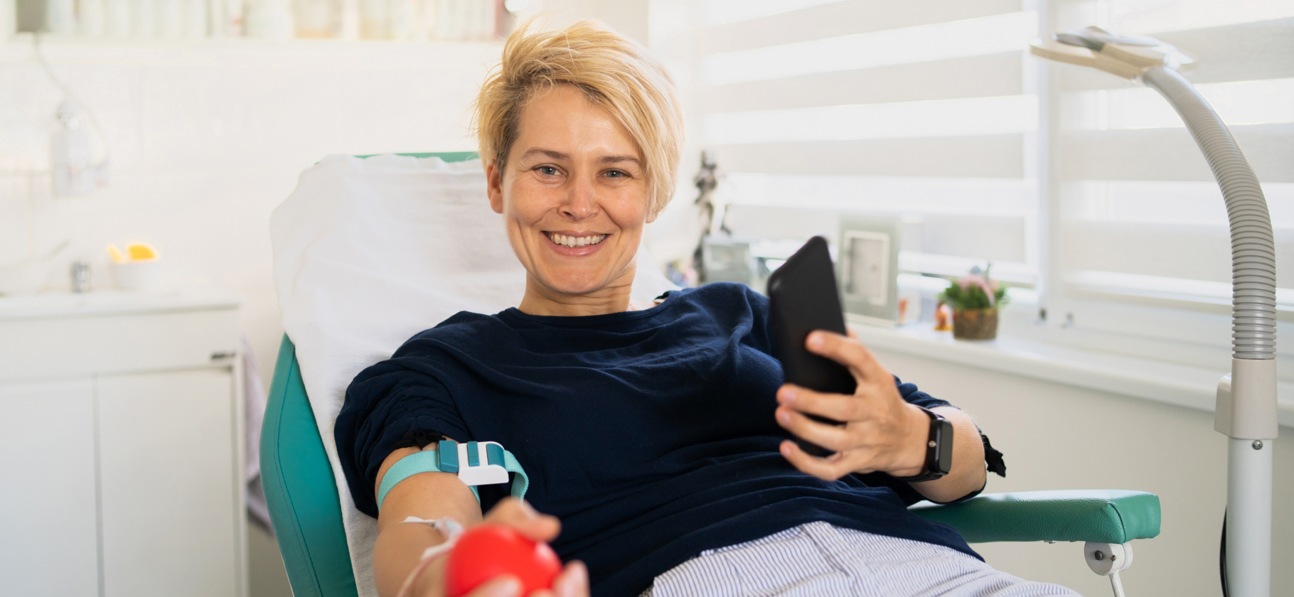 «Ваша кровь спасла жизнь»: 4 истории о том, зачем стано­виться донорами