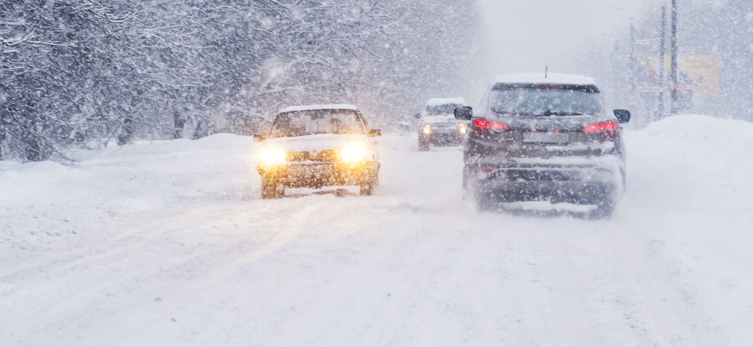 6 советов для водителей, которых застал в пути снегопад