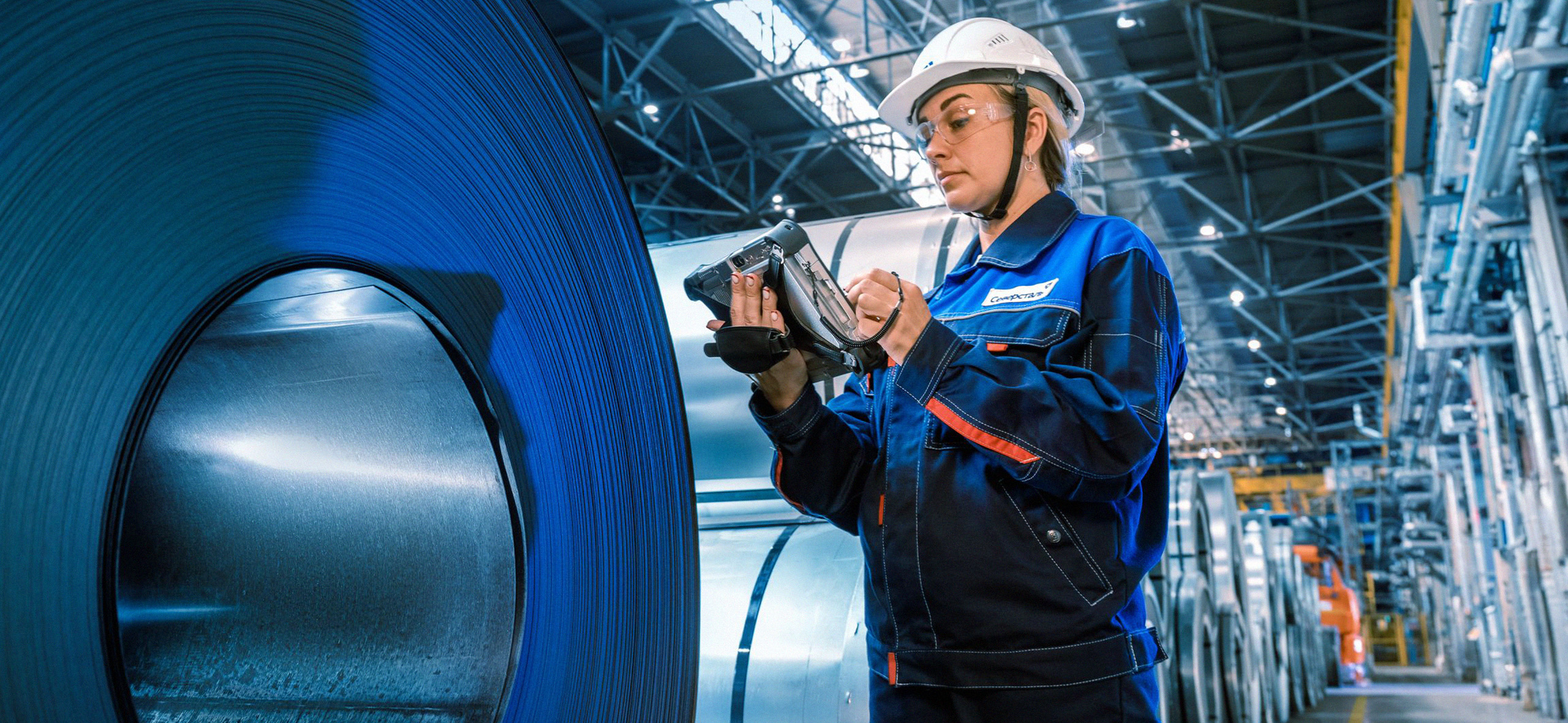 Посмотрите, как делают косметику и тестируют матрасы: заглянули на 12 заводов и фабрик в России