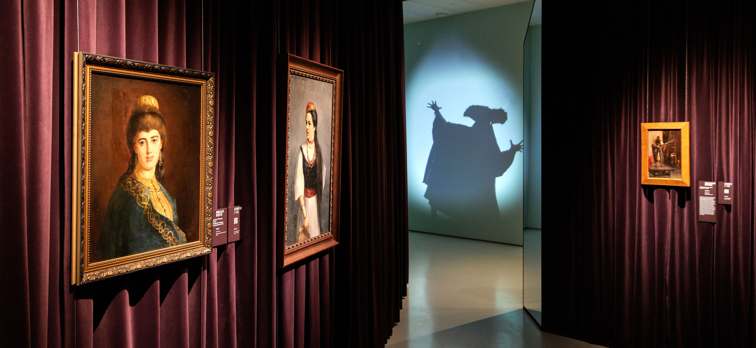 Новые выставки в музеях Москвы: Дзига Вер­тов, шуты и Шклов­ский в Пере­делкине