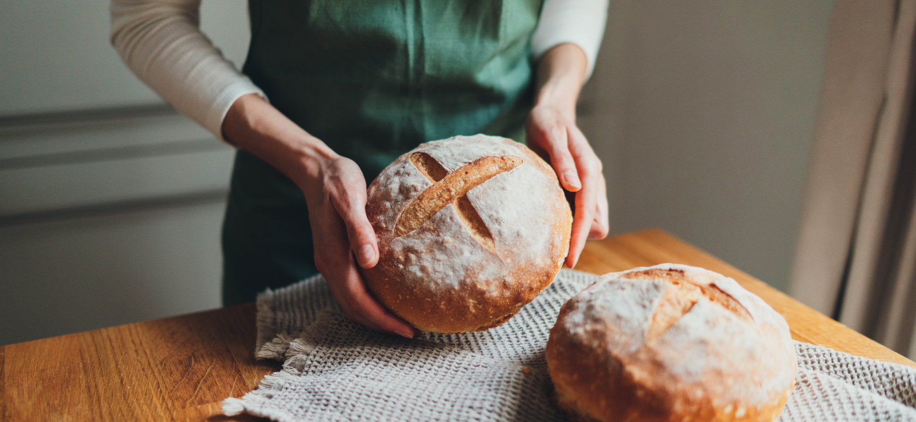 «Пеку хлеб по ре­цепту пра­бабу­шки»: 10 продуктов, ко­торые можно де­­лать дома самим