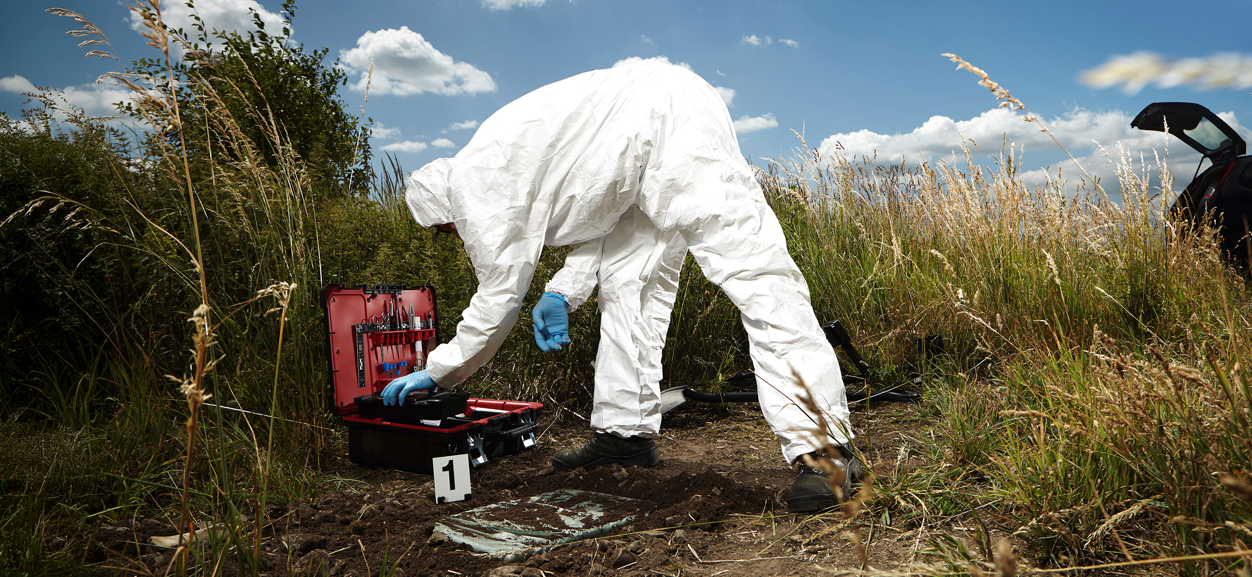 Опыт эксперта-криминалиста: как искать следы преступления и проводить экспертизы