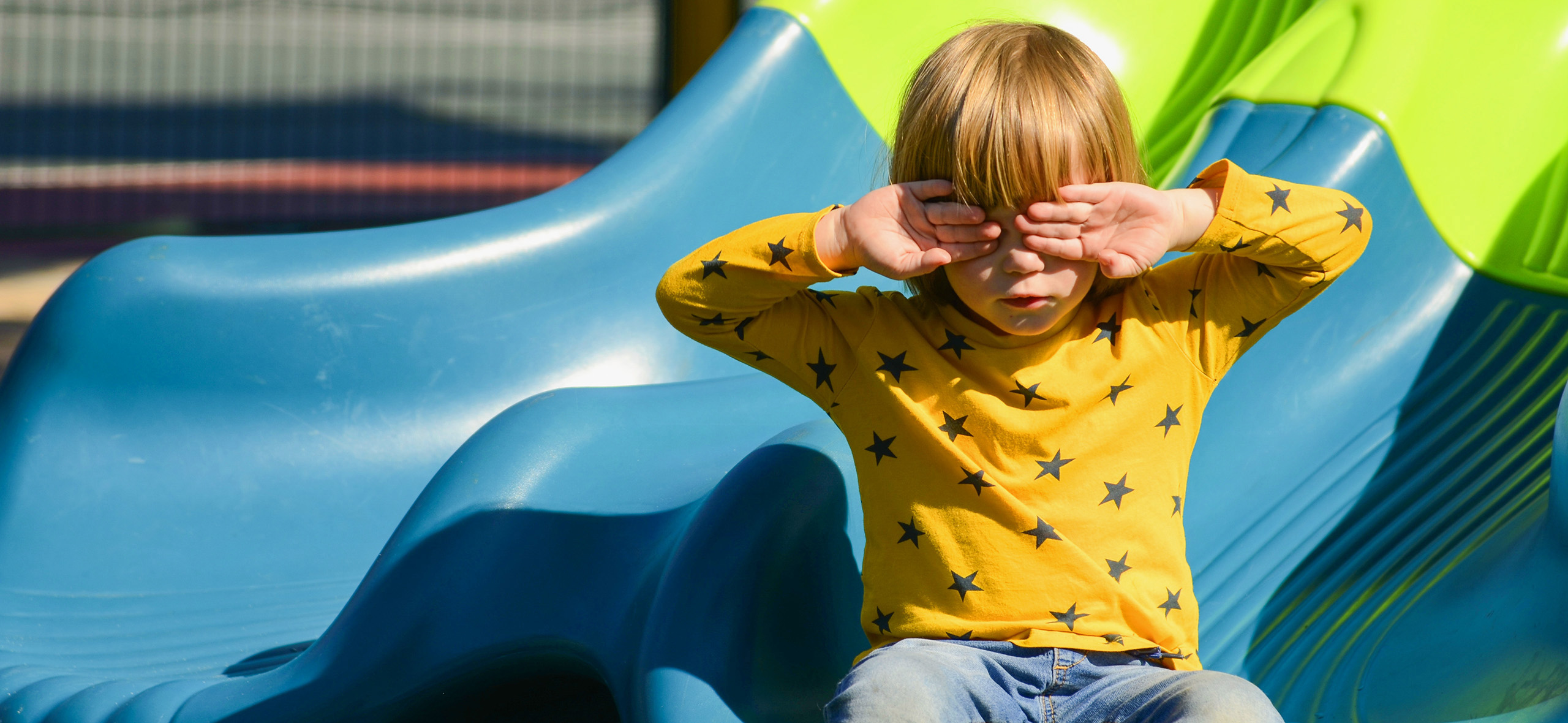 Не спит и дерется: 4 проблемы, которые часто возникают в детском саду