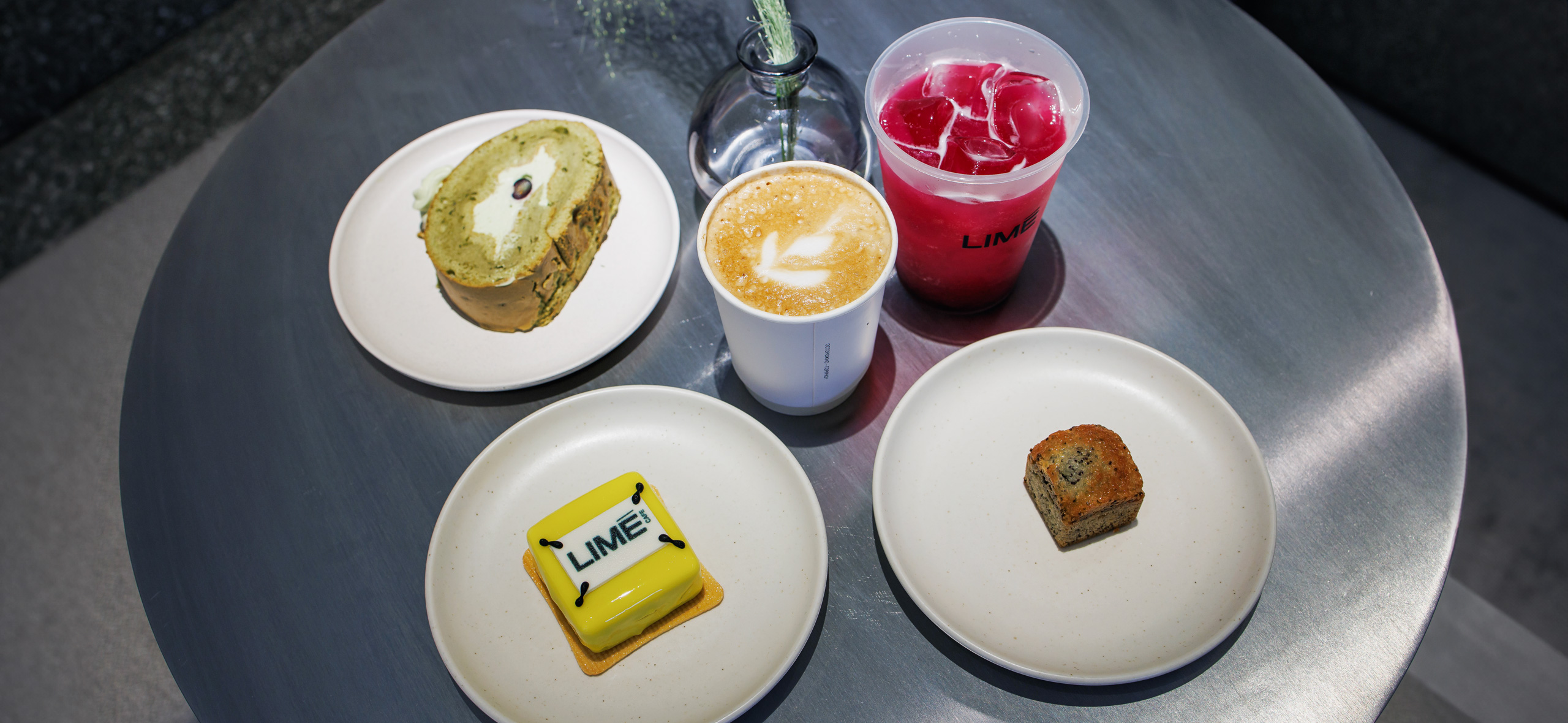 Бренд одежды Lime открыл кафе в Москве: чем кормят и стоит ли ​идти
