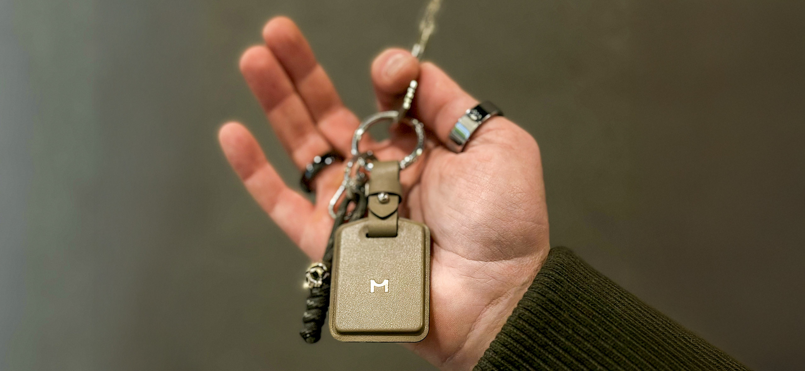 ТехноНаходка # 10: альтерна­тива AirTag, которую не нужно кормить батарей­ками