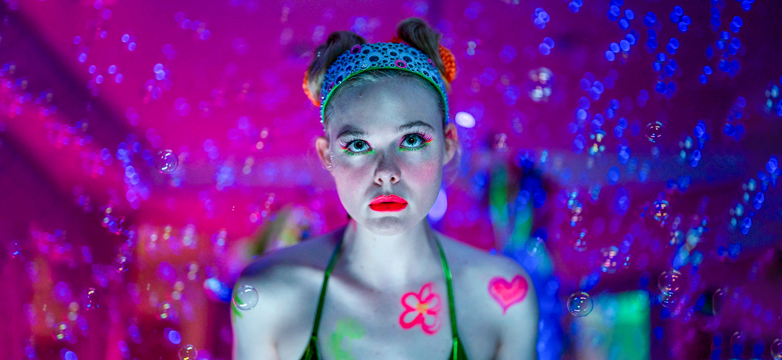 «У Марго проблемы с деньгами»: новый сериал c Эль Фан­нинг о материн­стве и Only­Fans