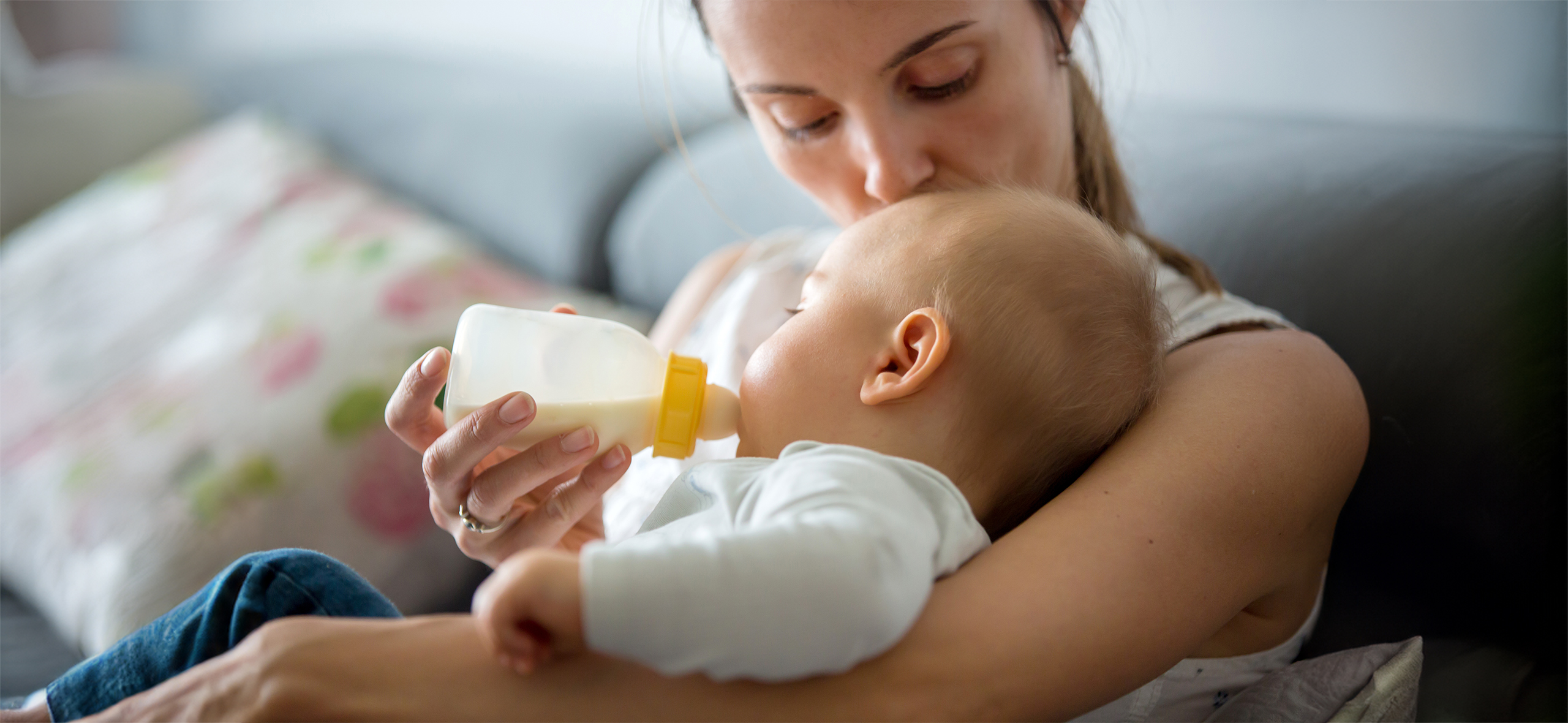 «Приятно видеть рост ребенка, кото­рого вскормила»: как рабо­тает обмен грудным молоком