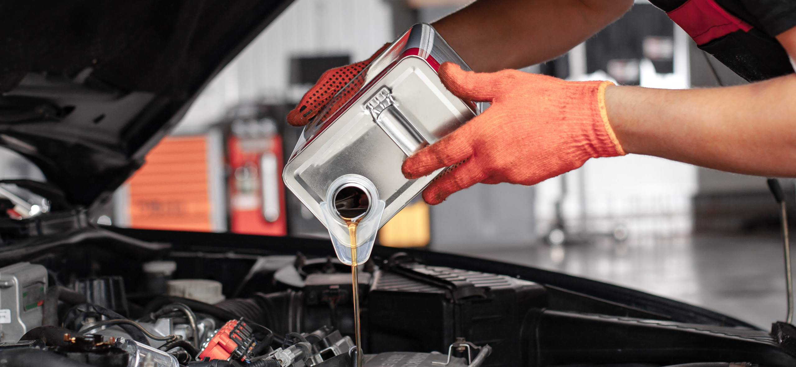 Моторное масло: из чего состоит и как его правильно выбирать