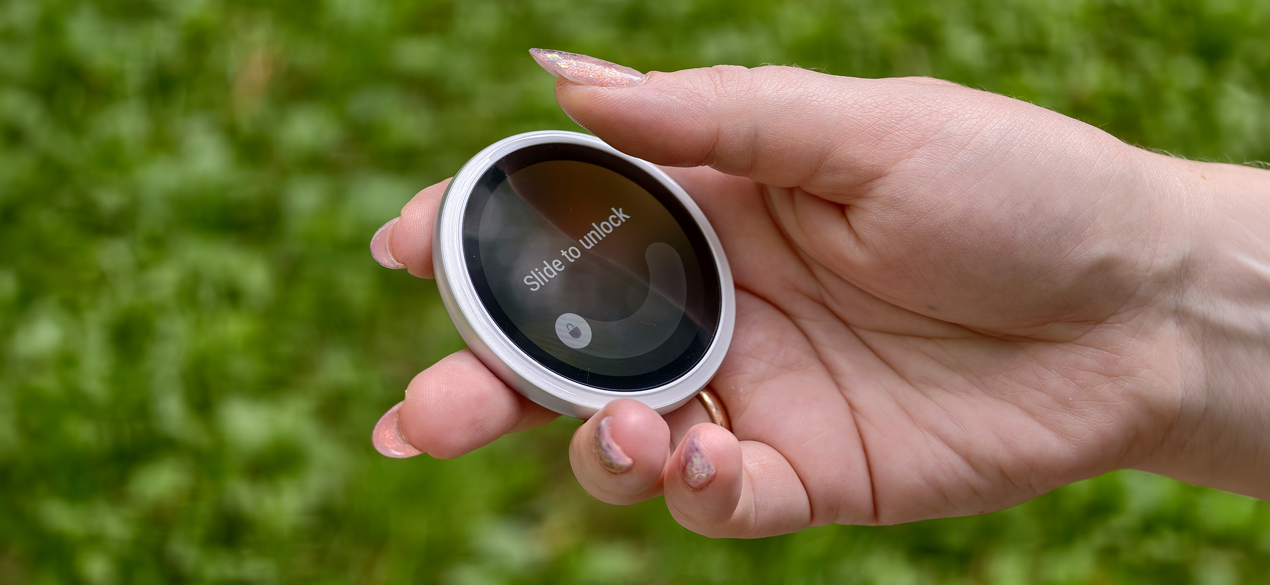 Лучший подарок девочке-подростку: внешний экран для телефона Oppo Bubble