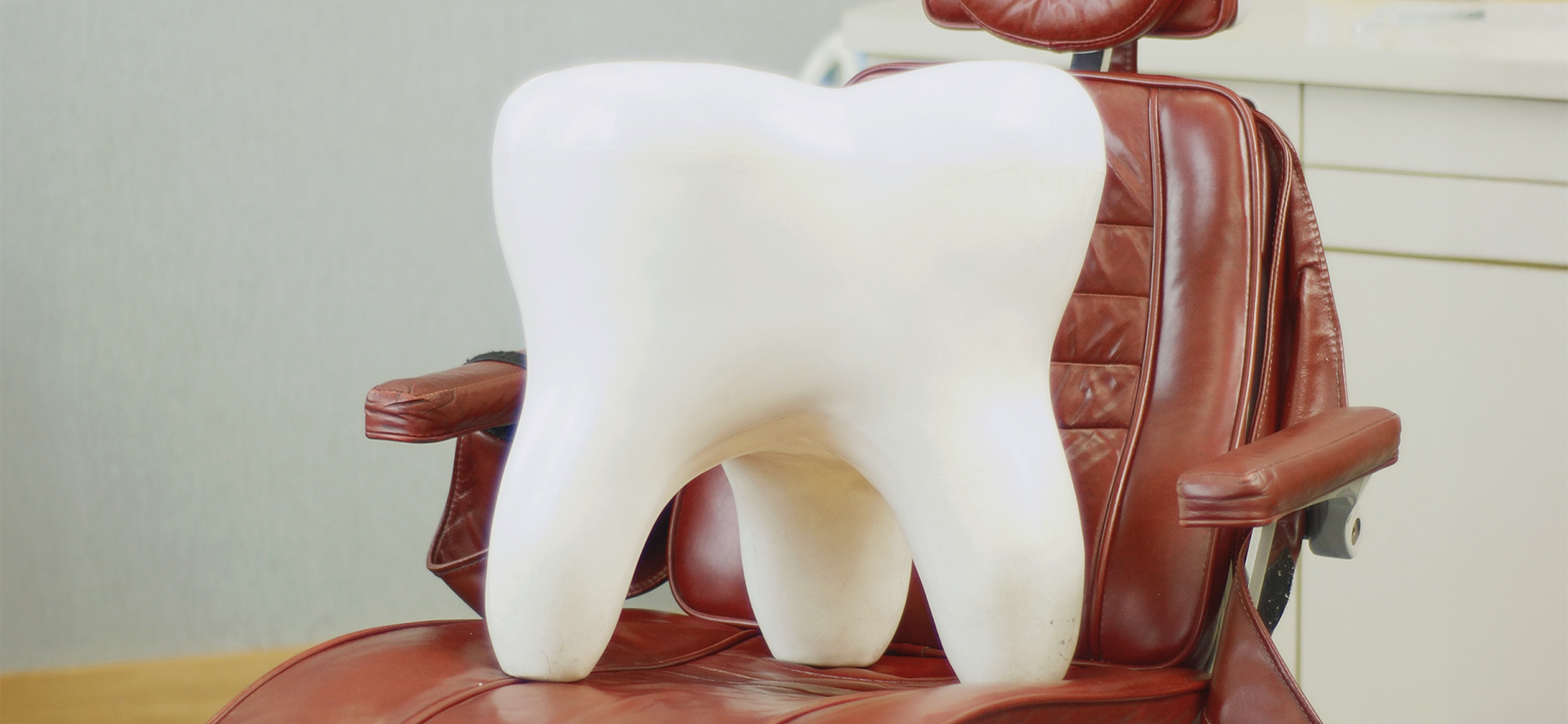 Сколько стоит имплантация зубов в разных городах