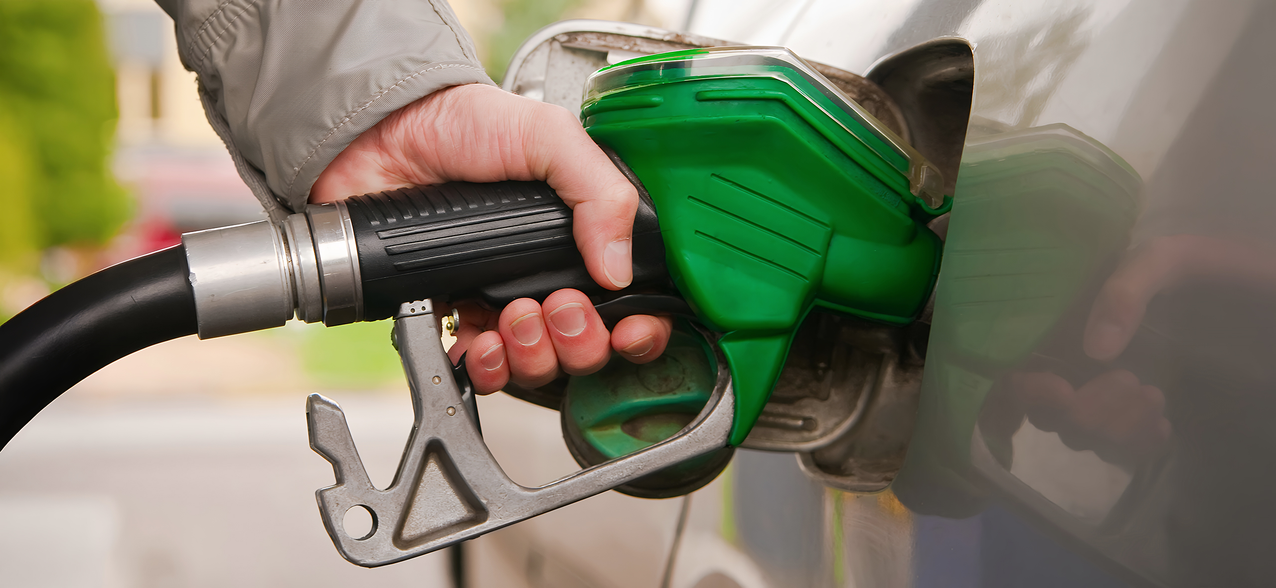 Что покупают рос­сийские водители на автозаправ­ках