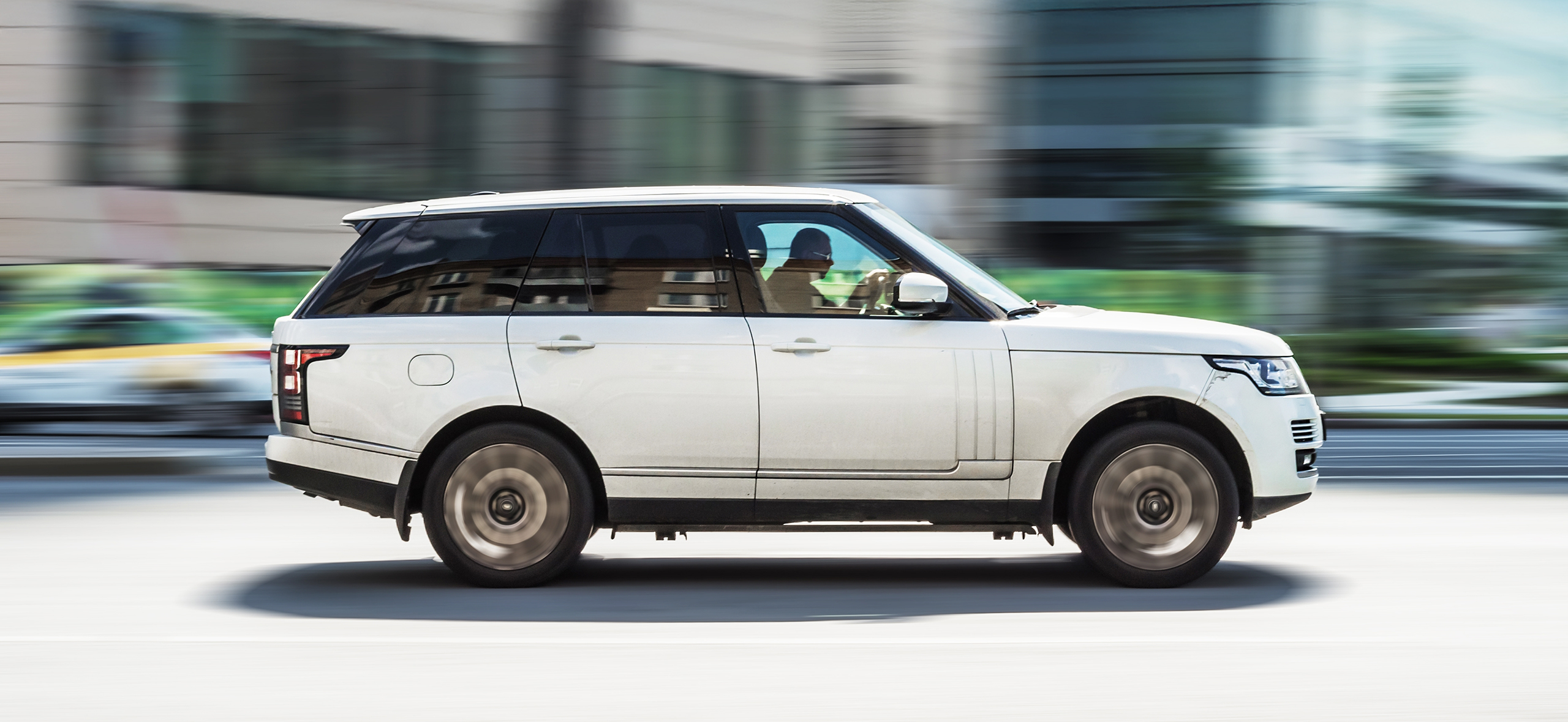 Сколько стоит вла­деть Range Rover 2015 года