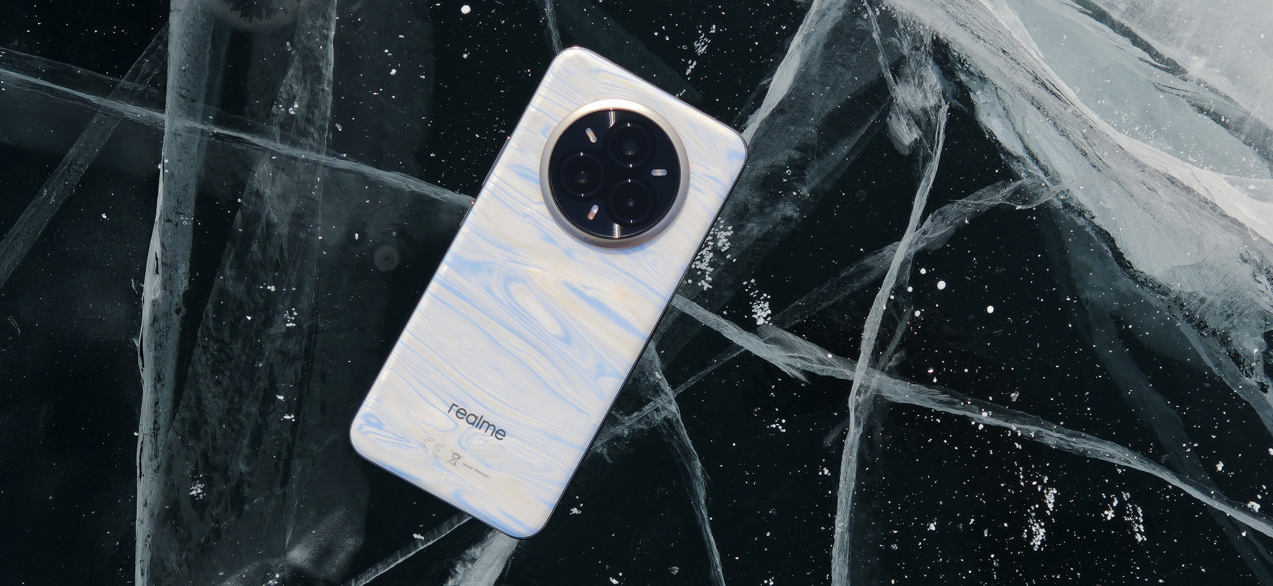 Обзор Realme 14 ​Pro+: корпус-хамелеон, полная защита от воды и тройная вспышка