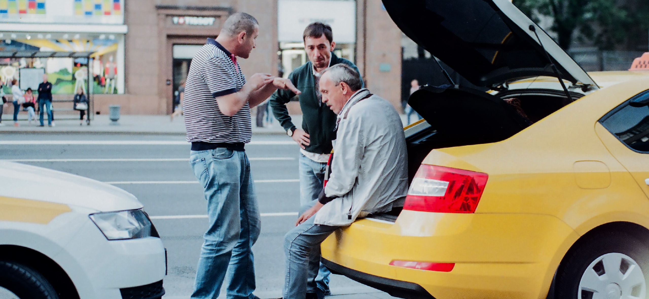 Закон о работе такси: что меняется для перевозчиков и какие данные будут передавать в МВД и ФСБ