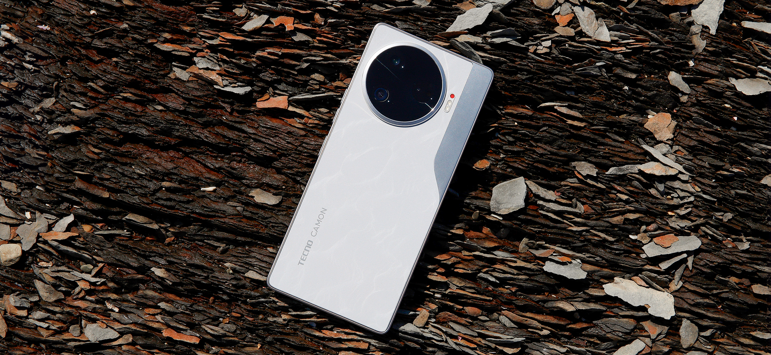 Обзор Tecno Camon 30 Pro 5G — смартфона с мощ­ным процес­сором и хорошей селфи-камерой
