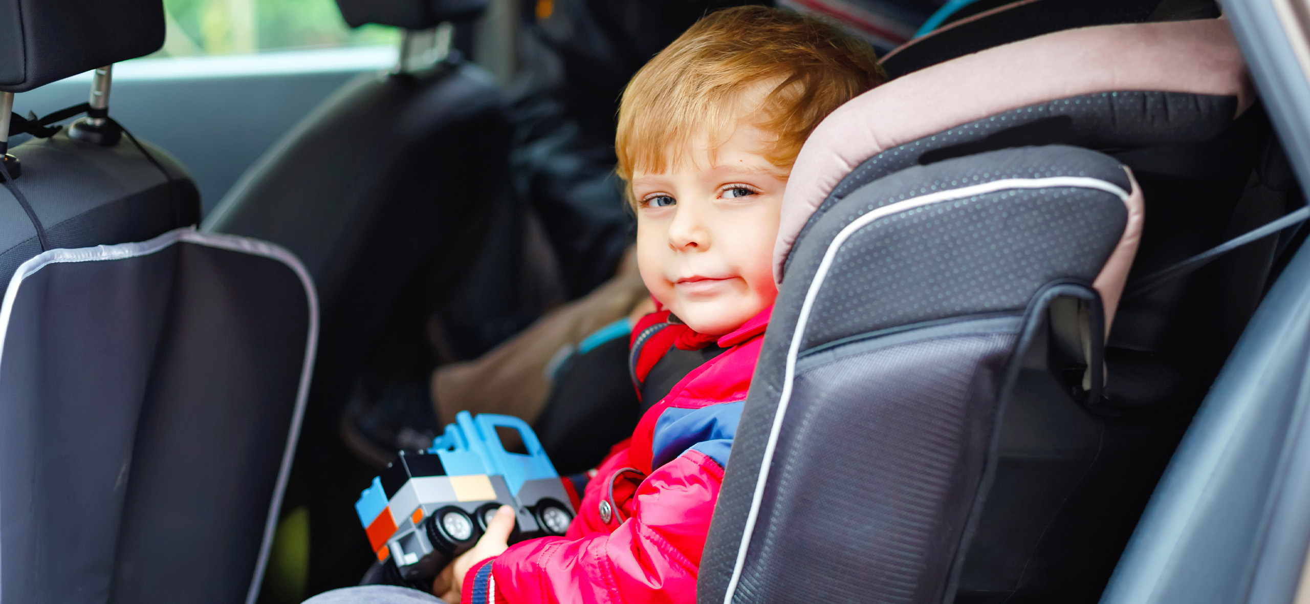 Правила перевозки детей в автомобиле в 2023 году