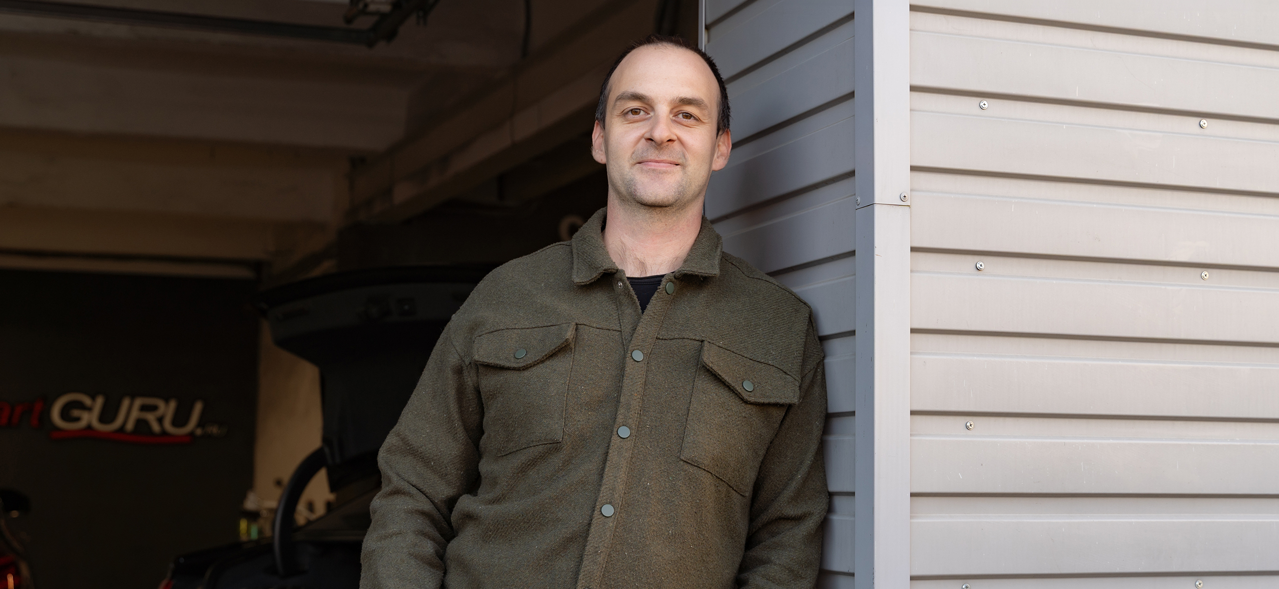 «Смотрю на ботинки клиента и называю цену»: я зарабаты­ваю 650 000 ₽ в месяц на реста­врации авто