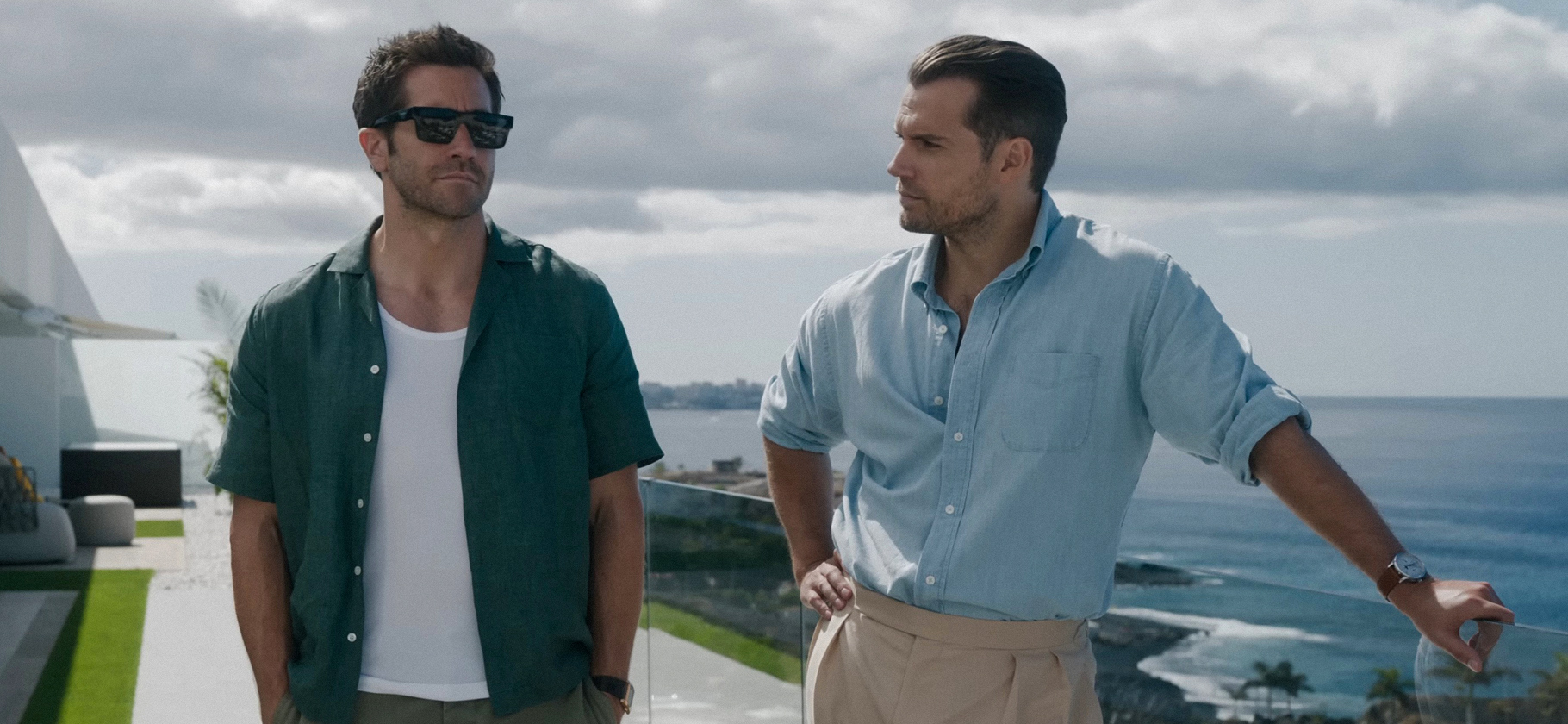 «Грязные деньги» Гая Ричи выйдут в рос­сий­ских кинотеатрах 21 мая. В главных ролях — Джейк Джил­ленхол и Генри Кавилл