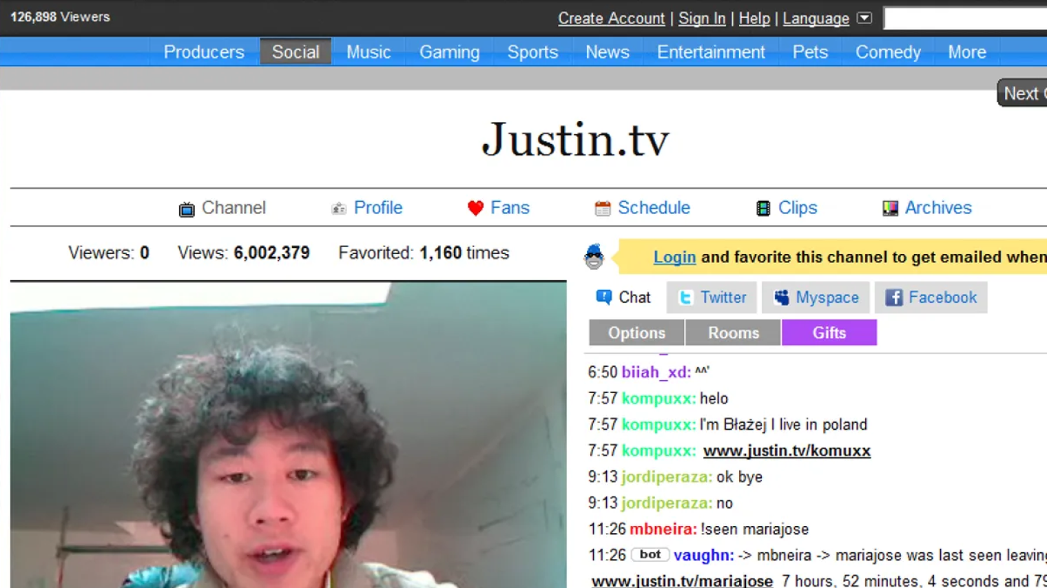 Justin.tv по части интерфейса выглядит сильно устаревшим, но многие его функции вроде чата с никнеймами разного цвета актуальны до сих пор. © Alexander Jarvis