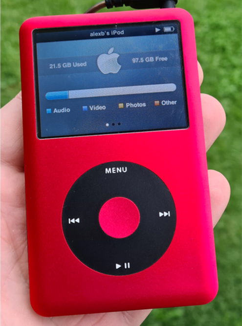 iPod Classic в кастомном черно-красном корпусе