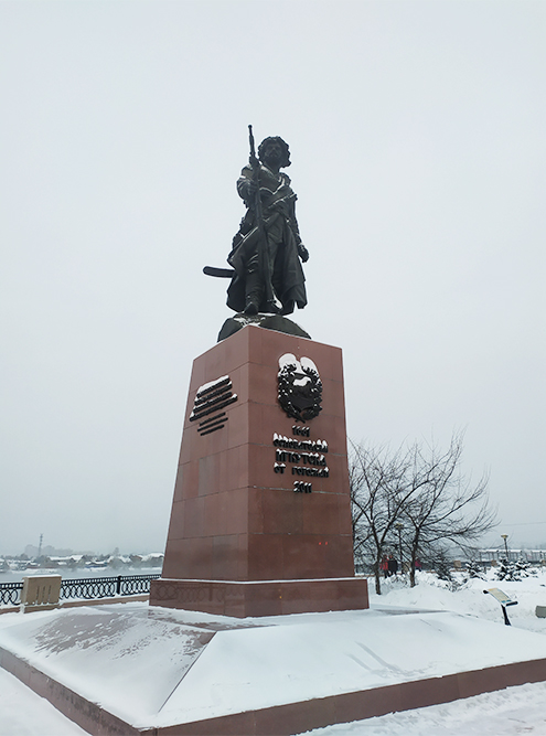 Памятник Якову Похабову. Считается, что именно он в 1661 году основал острог, который в дальнейшем стал Иркутском