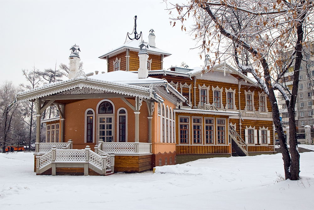 А это здание усадьбы Сукачева. Фотография: Валерий Панфилов / «Иркипедия»