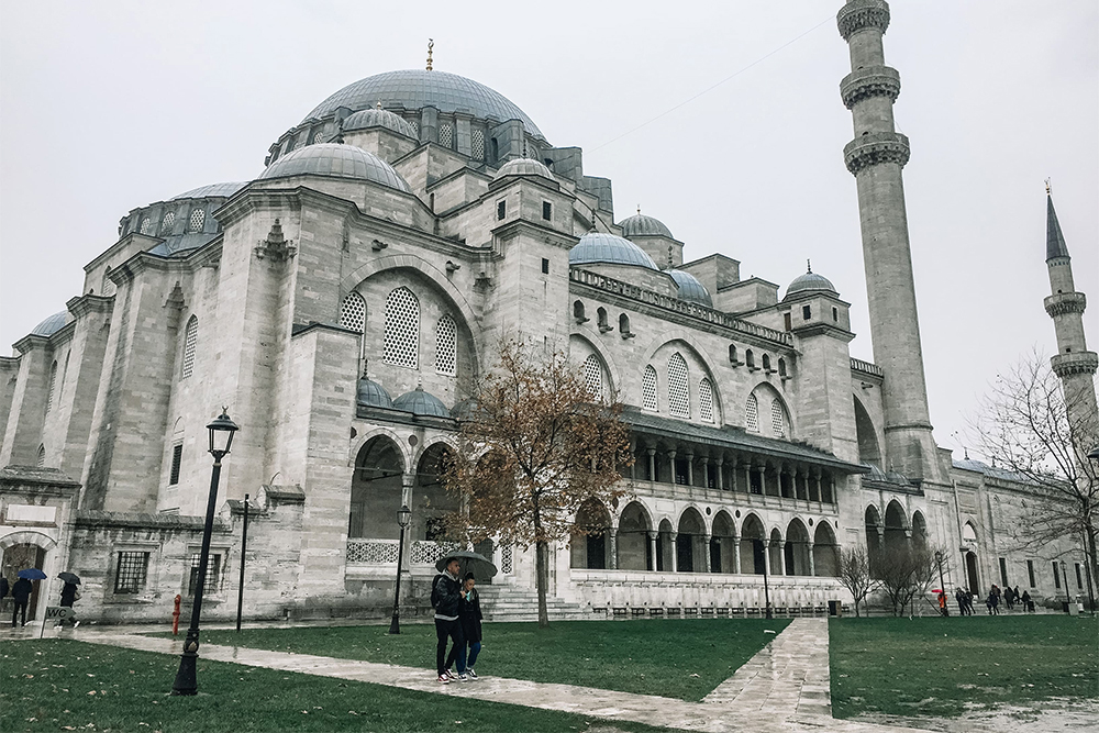 Сулеймание — вторая по величине стамбульская мечеть